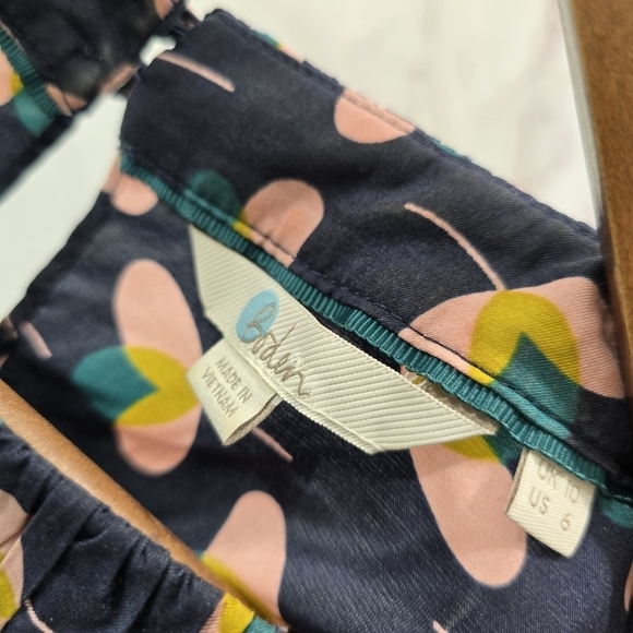Boden Shirt Womens US 6 UK 10 Small Navy Pink Green Print Carey Blouse Short V - Picture 3 of 9